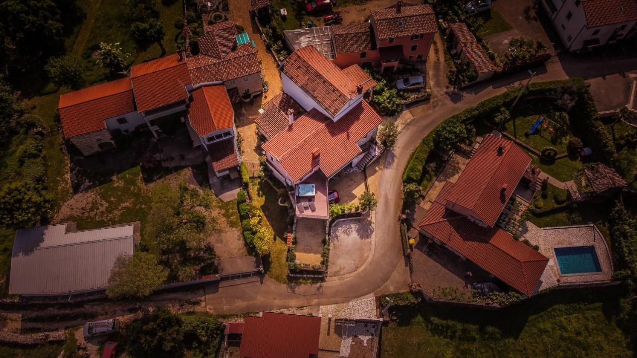 Villa Michelle Karojba 외부 사진