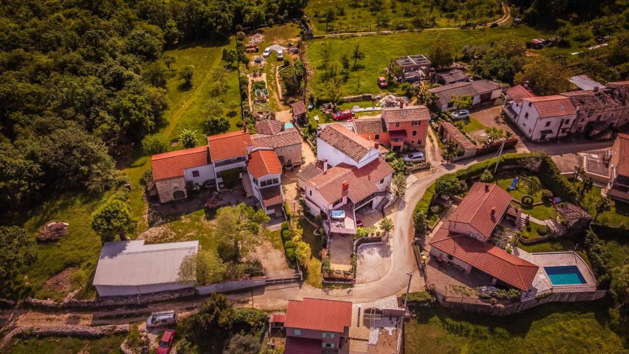 Villa Michelle Karojba 외부 사진