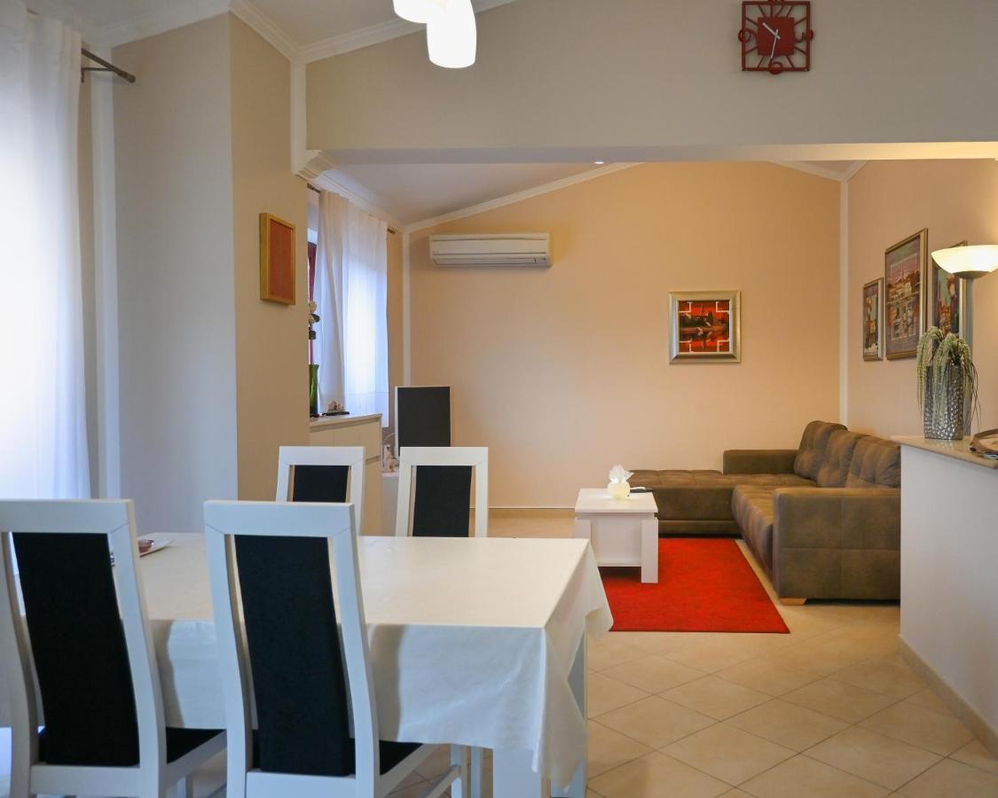 Villa Michelle Karojba 외부 사진