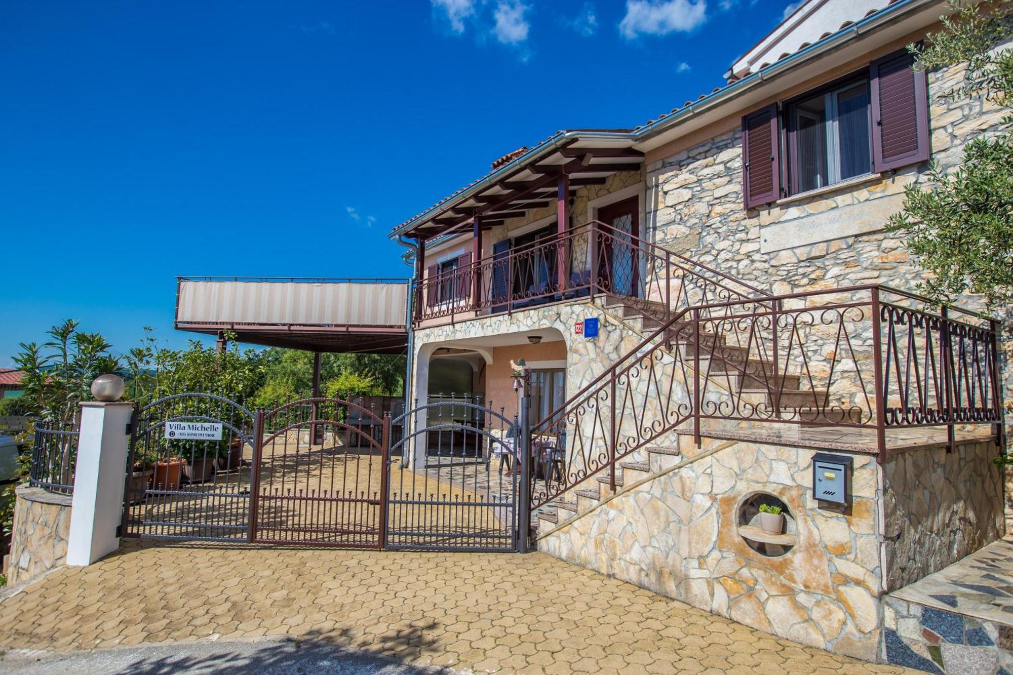 Villa Michelle Karojba 외부 사진