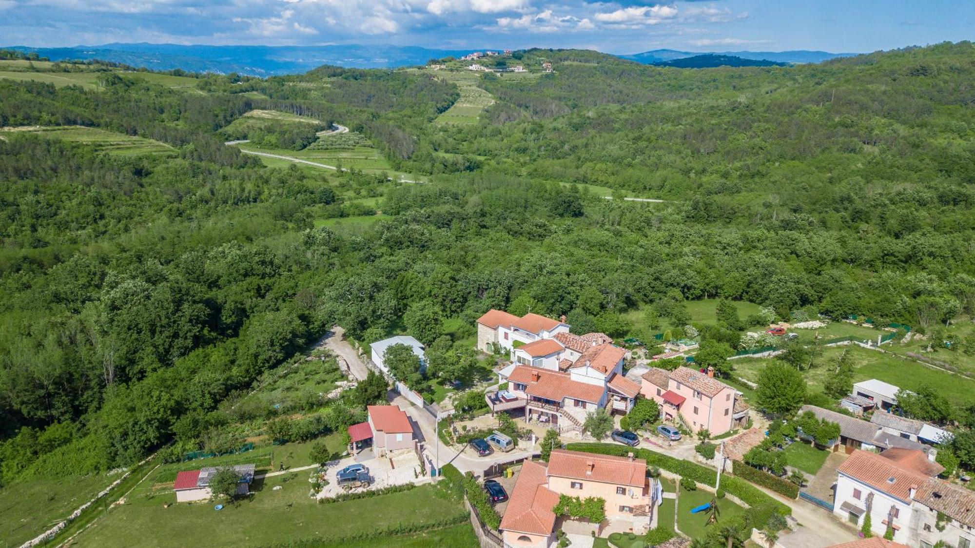 Villa Michelle Karojba 외부 사진
