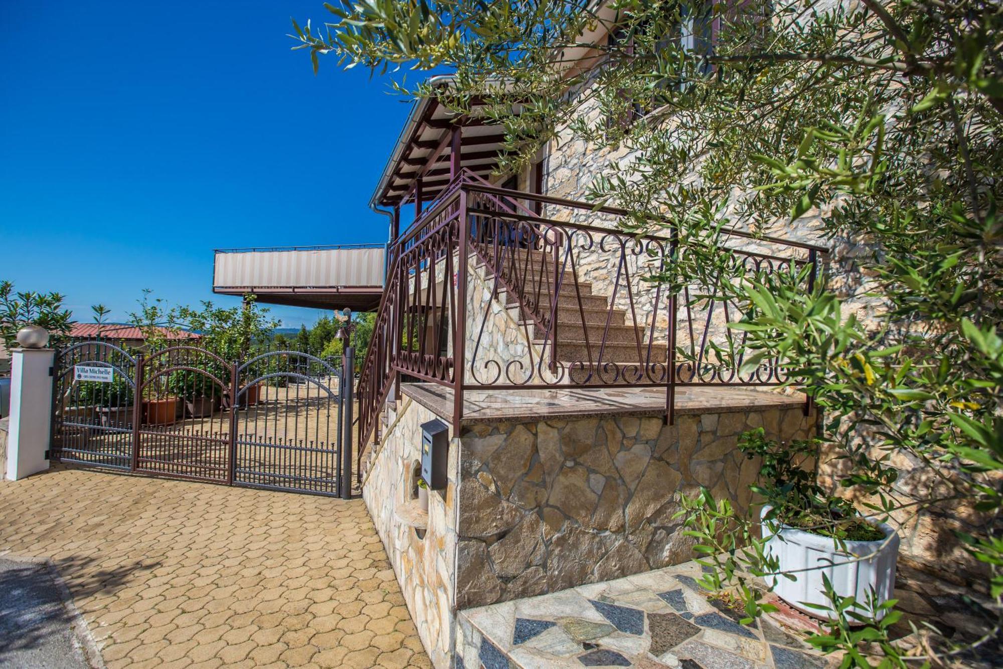 Villa Michelle Karojba 외부 사진