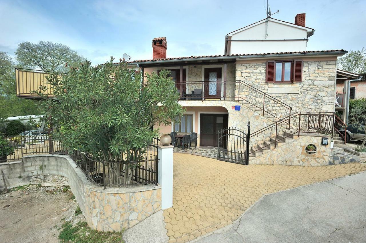 Villa Michelle Karojba 외부 사진