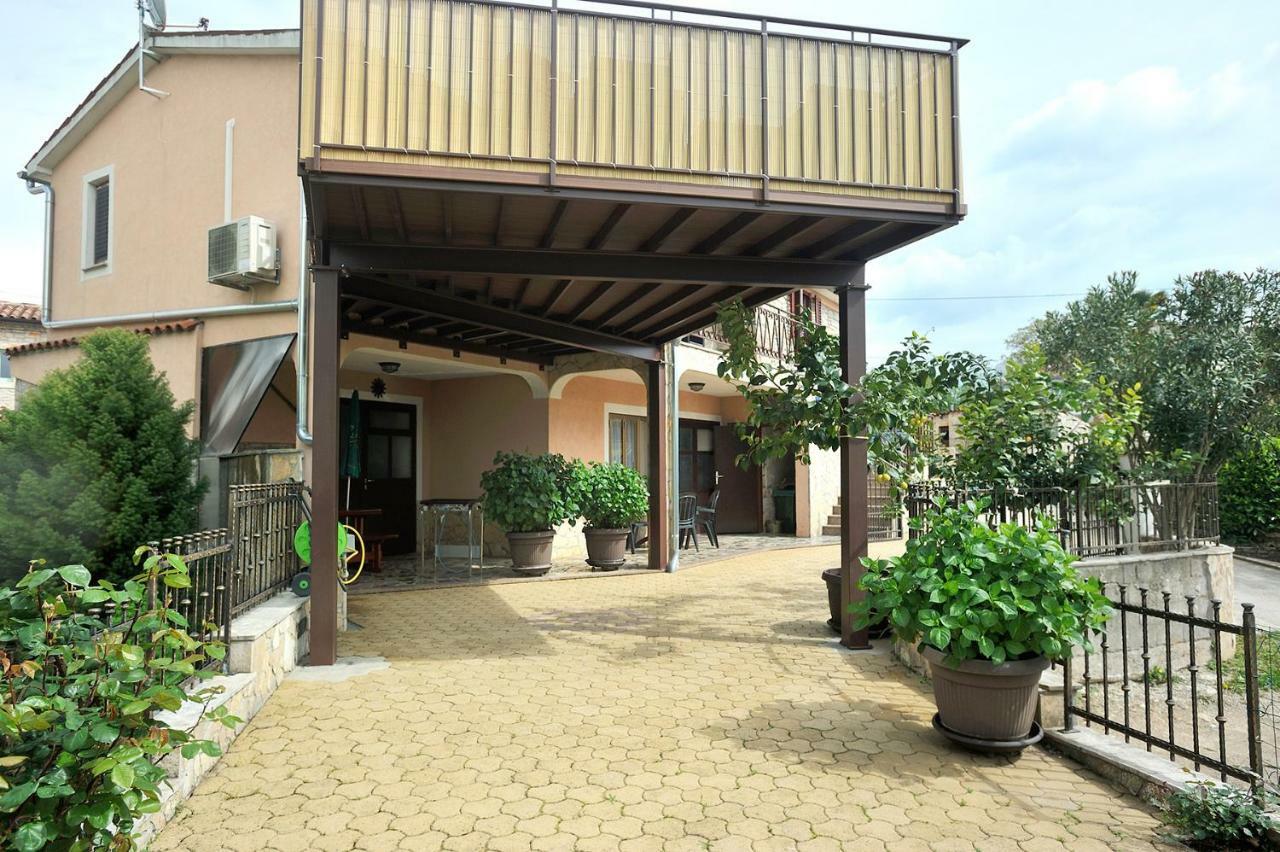 Villa Michelle Karojba 외부 사진