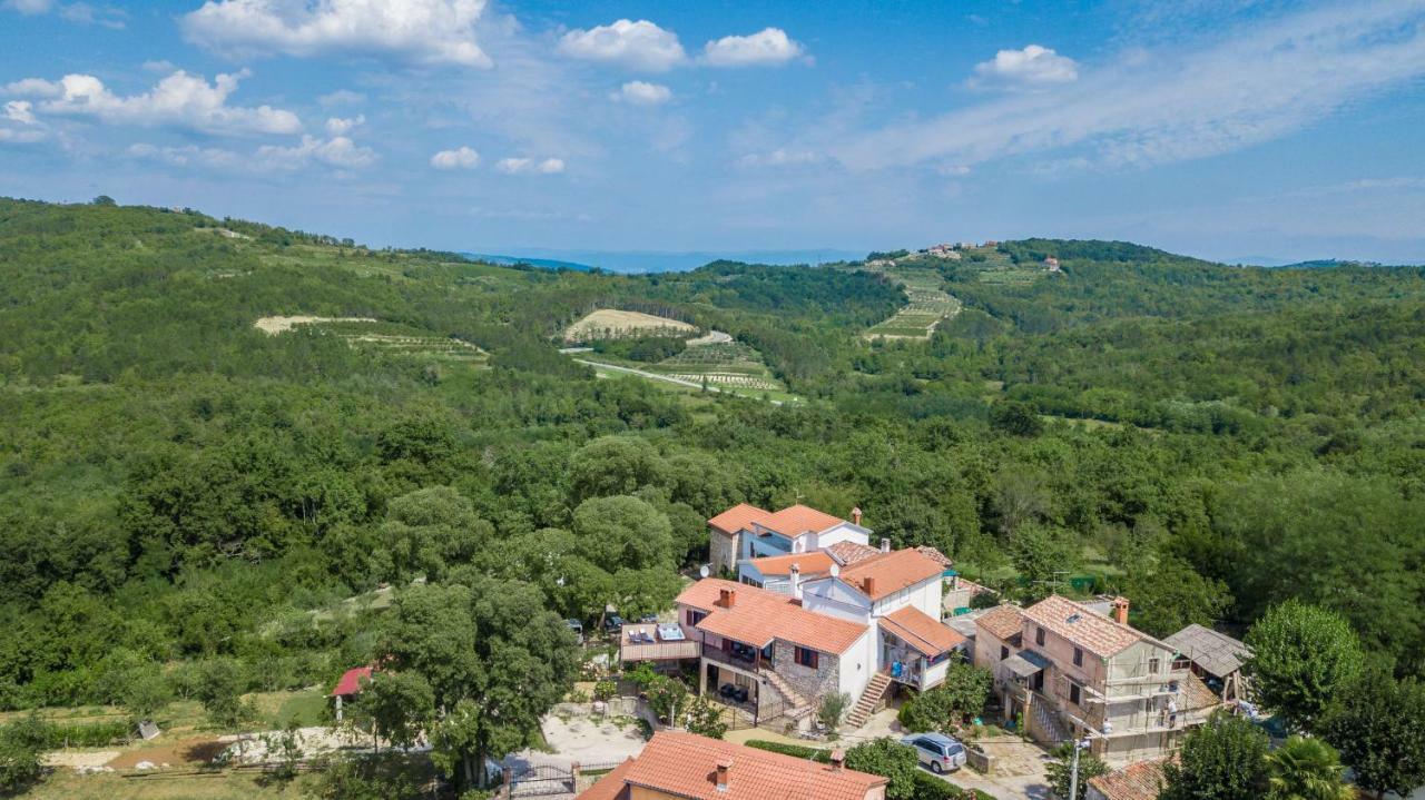 Villa Michelle Karojba 외부 사진