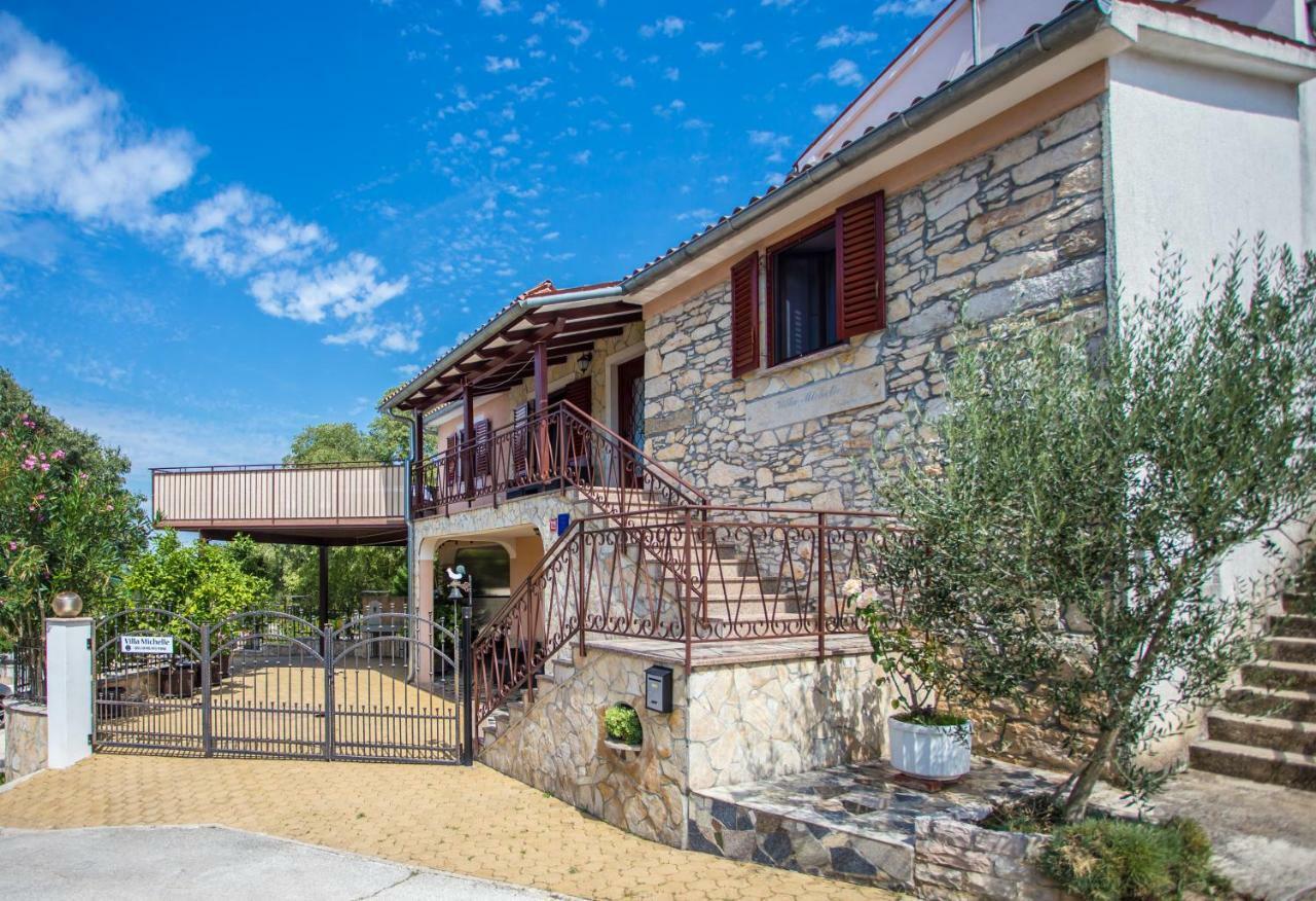 Villa Michelle Karojba 외부 사진
